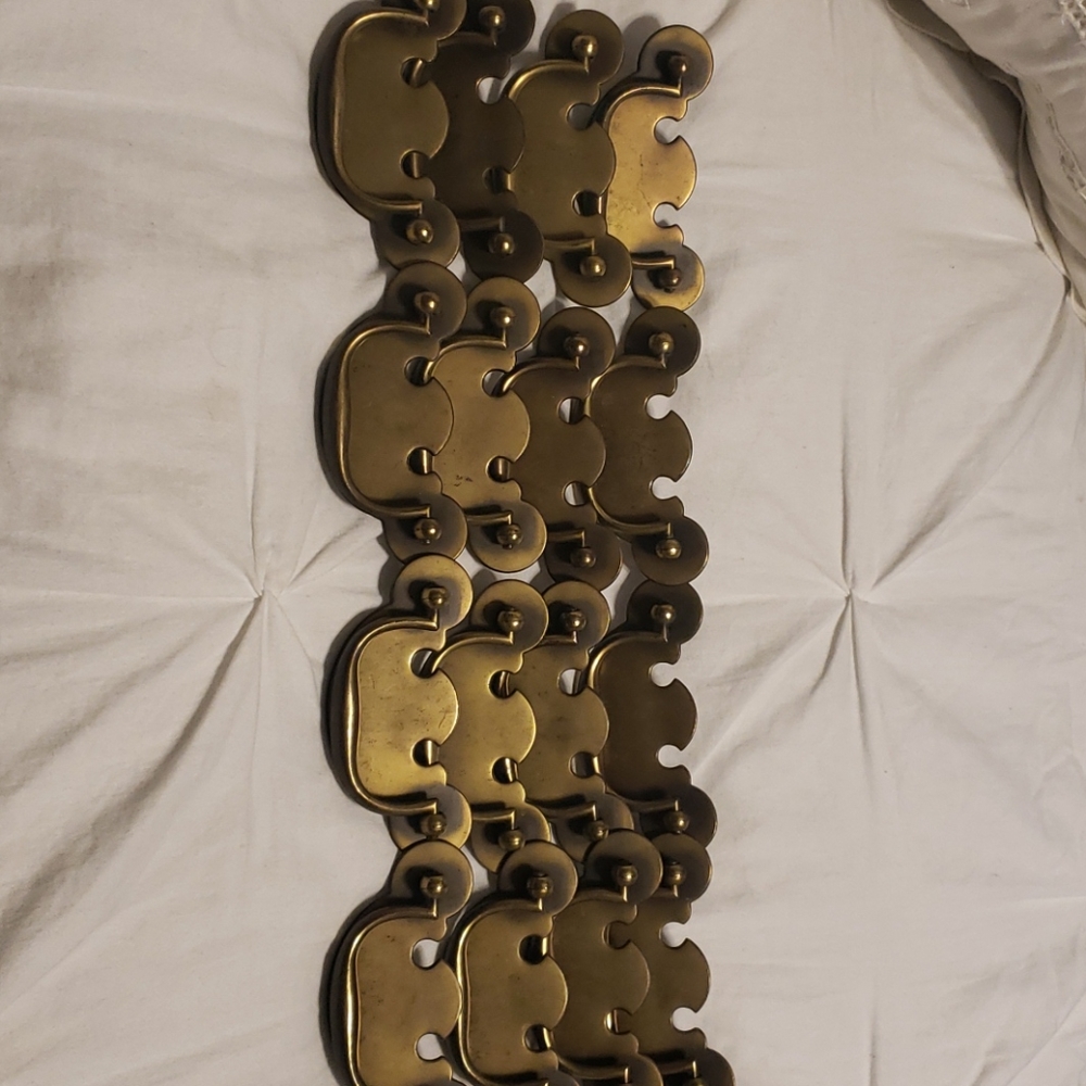 Metal dresser knobs - Picture 2 of 3